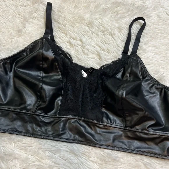 TORRID BRALETTE VEGAN LEATHER AND LACE BLACK PLEATHER BRA - Picture 2 of 5